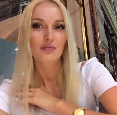 509 – mu2445 Inna 40 y.o.