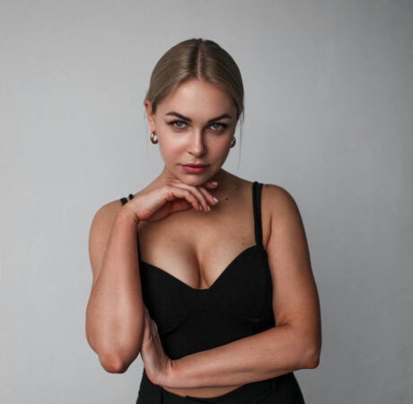 mu3325 Valeria 34 y.o.